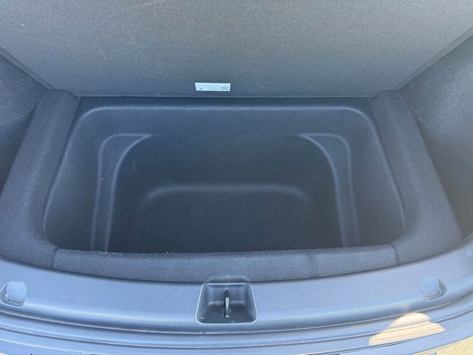 2025 Tesla Model Y - Image 17 of 20
