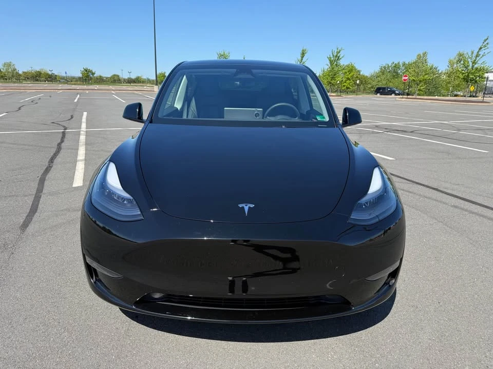 2025 Tesla Model Y - Image 8 of 20