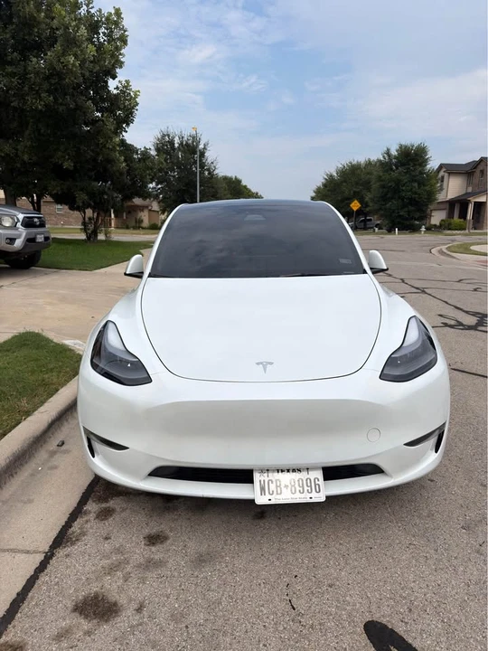 2025 Tesla Model Y - Image 5 of 10