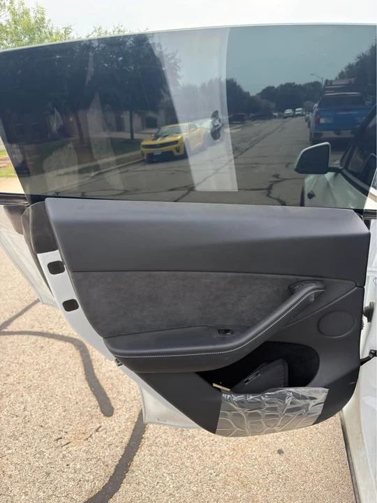 2025 Tesla Model Y - Image 7 of 10