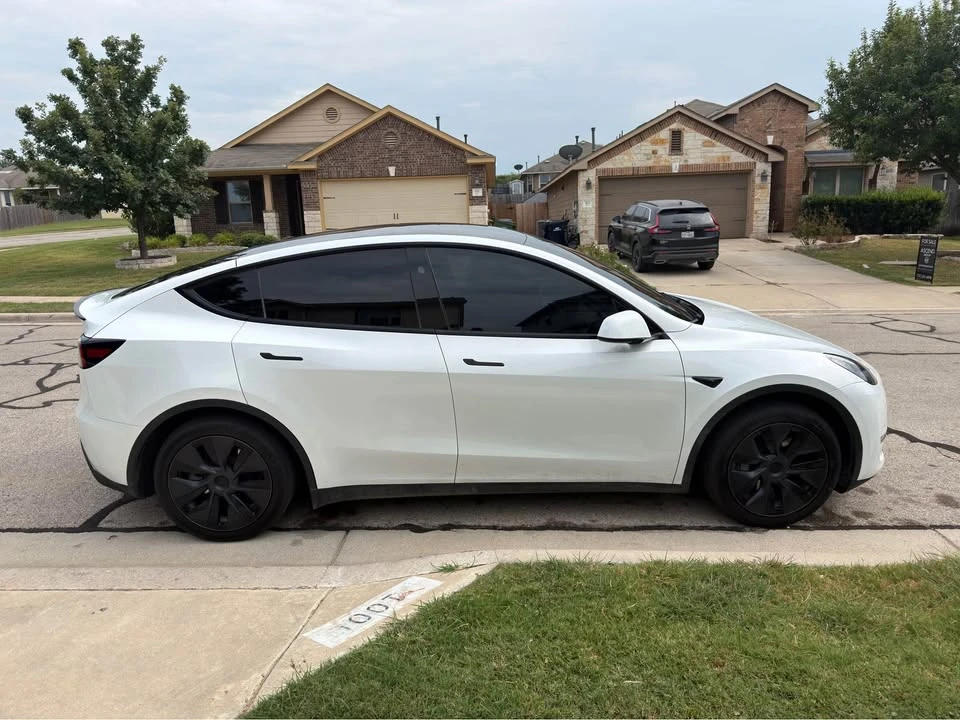 2025 Tesla Model Y - Image 2 of 10