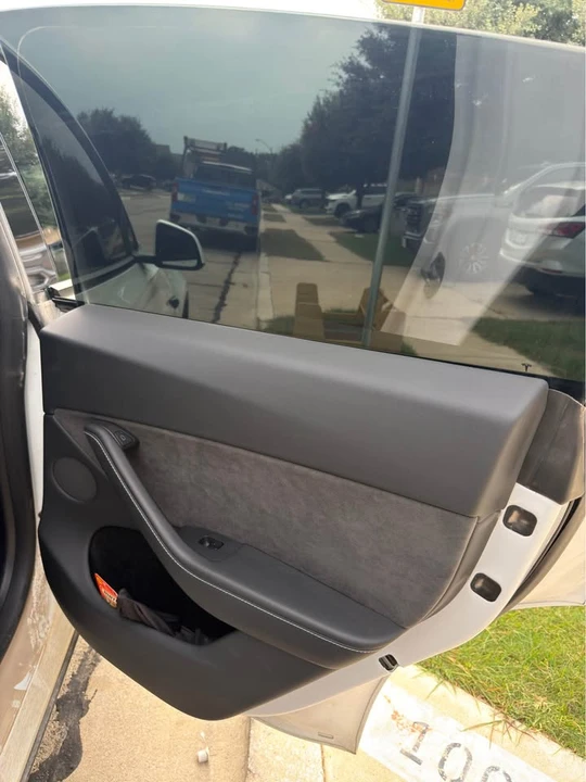 2025 Tesla Model Y - Image 8 of 10