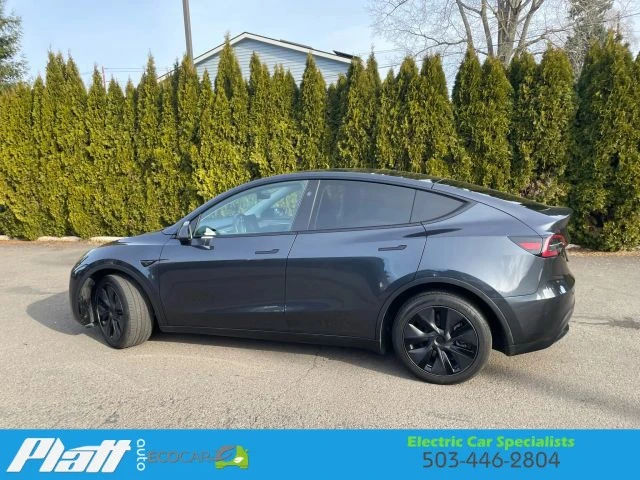 2025 Tesla Model Y - Image 5 of 12