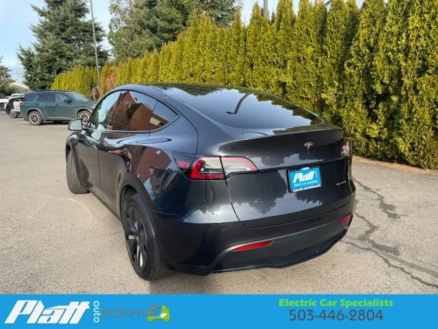 2025 Tesla Model Y - Image 7 of 12