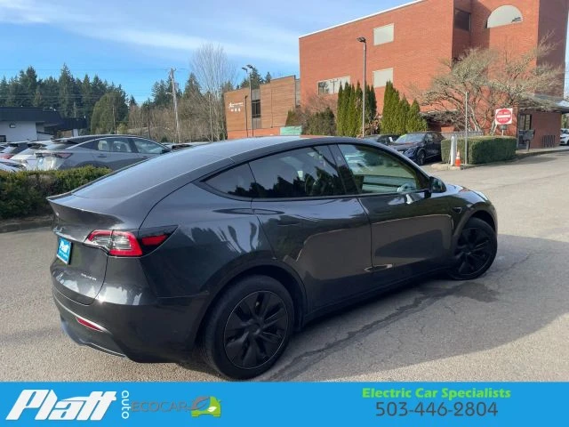 2025 Tesla Model Y - Image 10 of 12