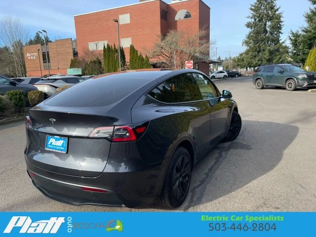 2025 Tesla Model Y - Image 9 of 12