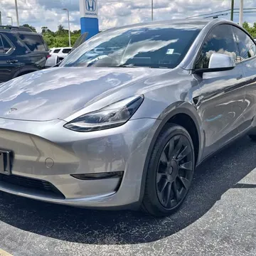 2025 Tesla Model Y Long Range Sport Utility 4D