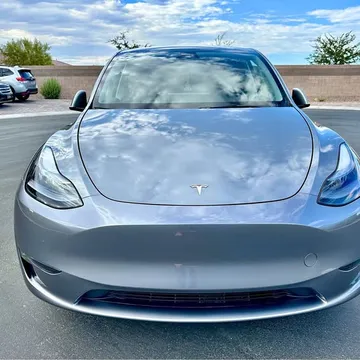2025 Tesla Model Y Long Range Sport Utility 4D