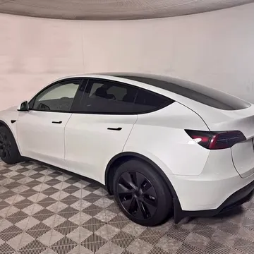 2025 Tesla Model Y Long Range Sport Utility 4D