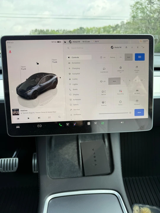 2025 Tesla Model Y Performance - Image 29 of 31
