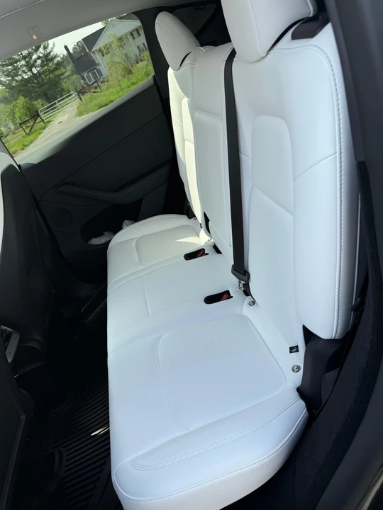 2025 Tesla Model Y Performance - Image 26 of 31