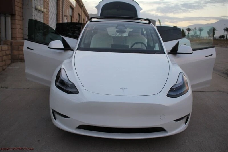 2025 Tesla Model Y Performance - Image 16 of 21