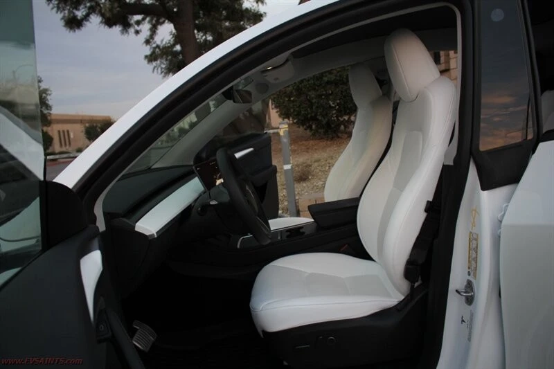 2025 Tesla Model Y Performance - Image 11 of 21