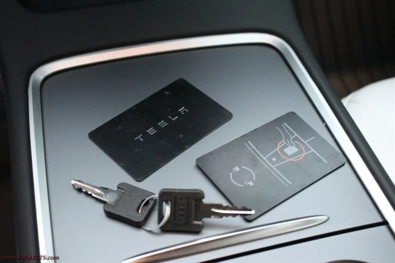 2025 Tesla Model Y Performance - Image 21 of 21