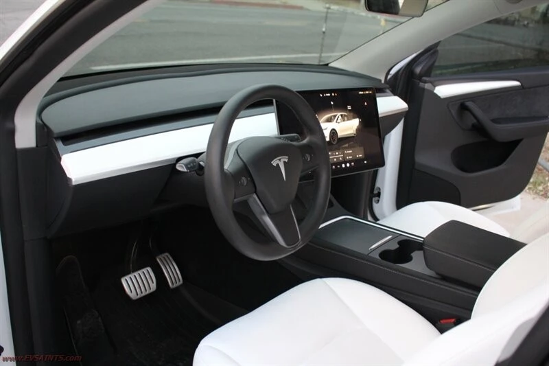 2025 Tesla Model Y Performance - Image 12 of 21