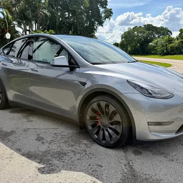 2025 Tesla Model Y Performance Sport Utility 4D