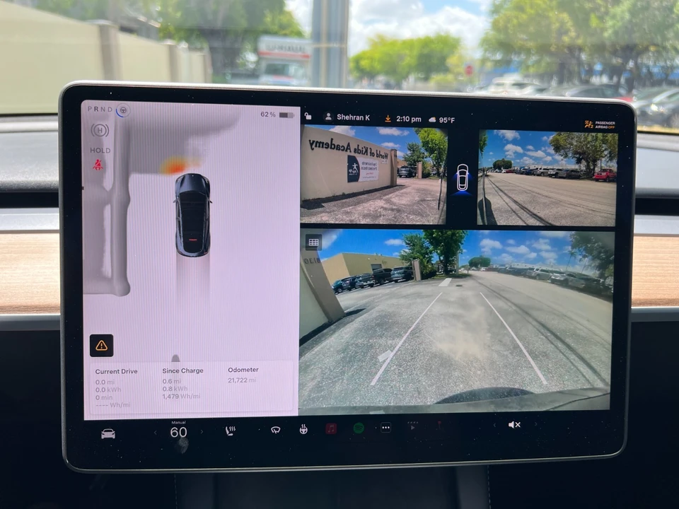 2025 Tesla Model Y - Image 31 of 31