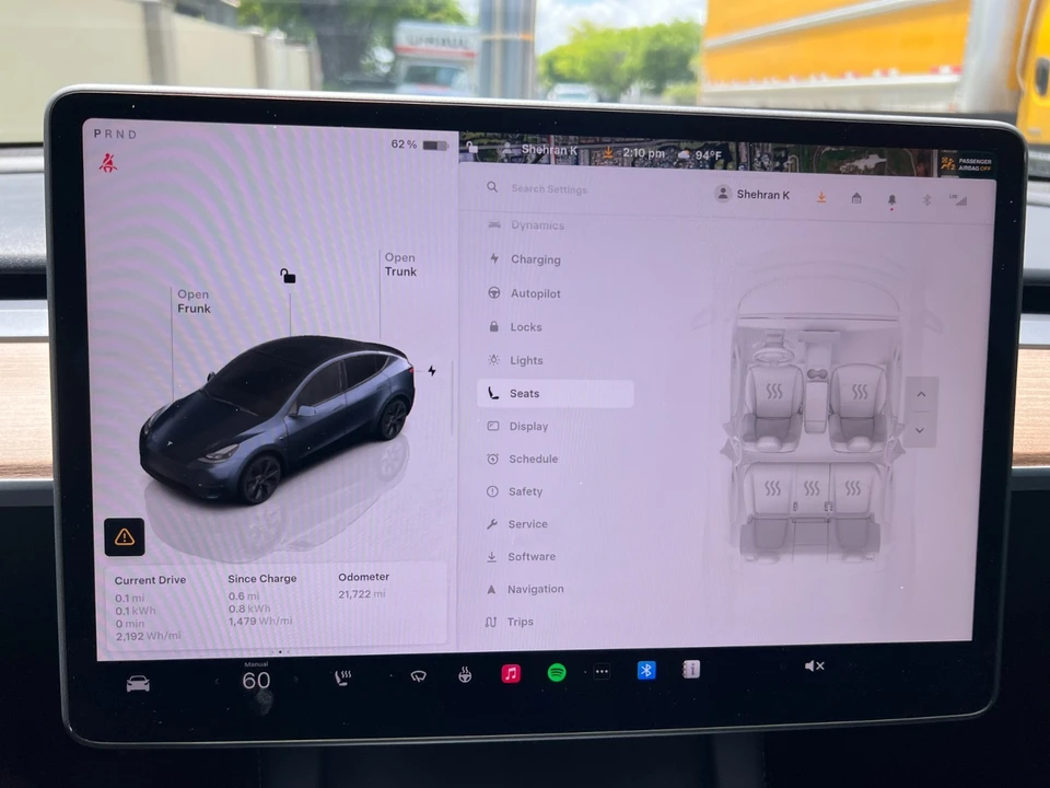 2025 Tesla Model Y - Image 25 of 31