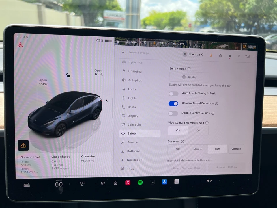 2025 Tesla Model Y - Image 26 of 31