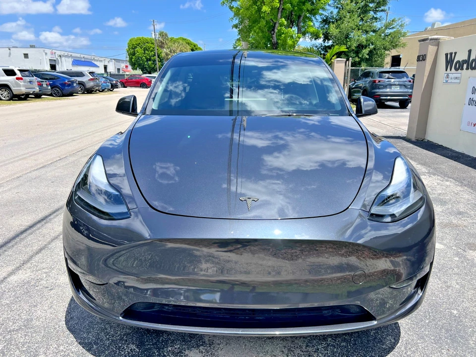 2025 Tesla Model Y - Image 3 of 31
