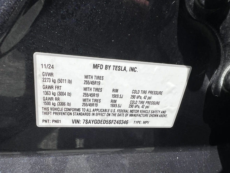 2025 Tesla Model Y - Image 12 of 31