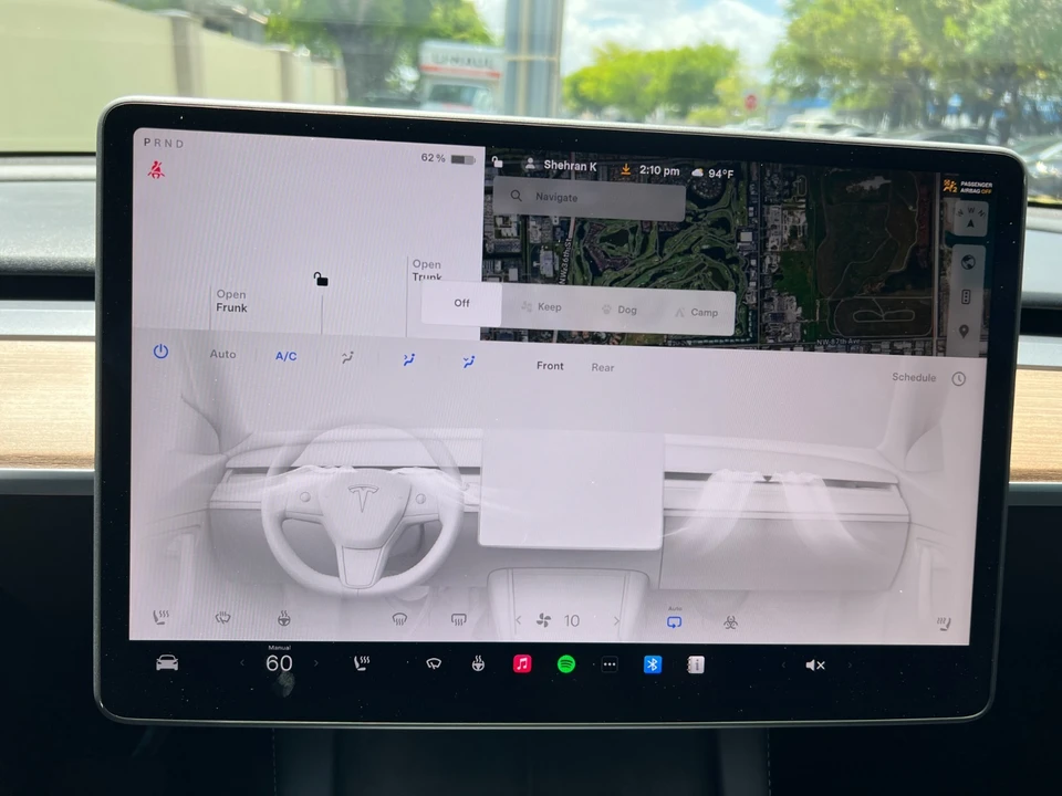 2025 Tesla Model Y - Image 27 of 31