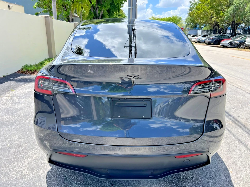 2025 Tesla Model Y - Image 7 of 31