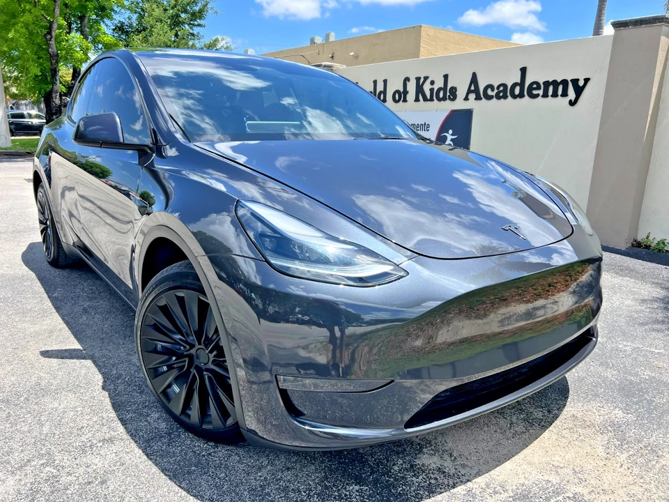 2025 Tesla Model Y - Image 2 of 31