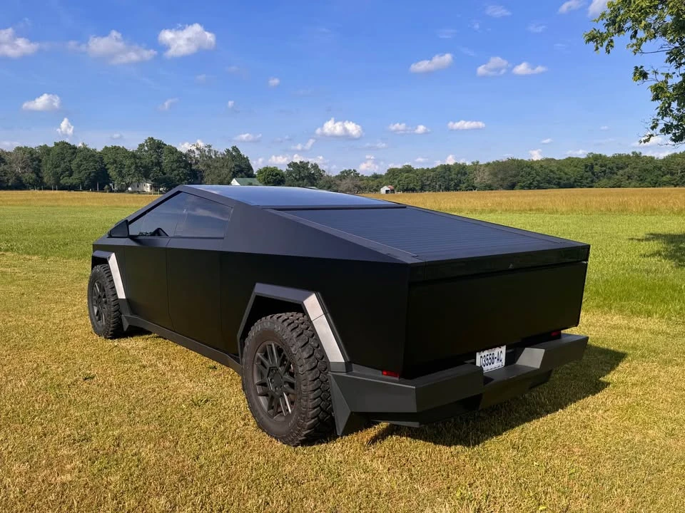 2025 Tesla Cybertruck - Image 4 of 19