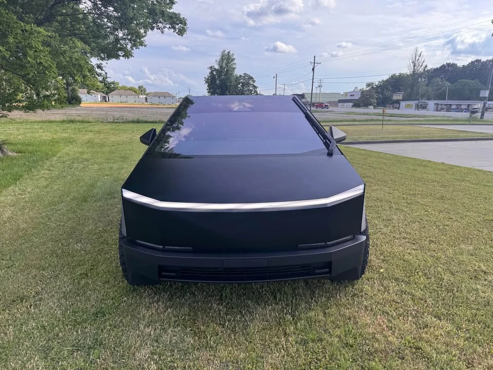 2025 Tesla Cybertruck - Image 9 of 19