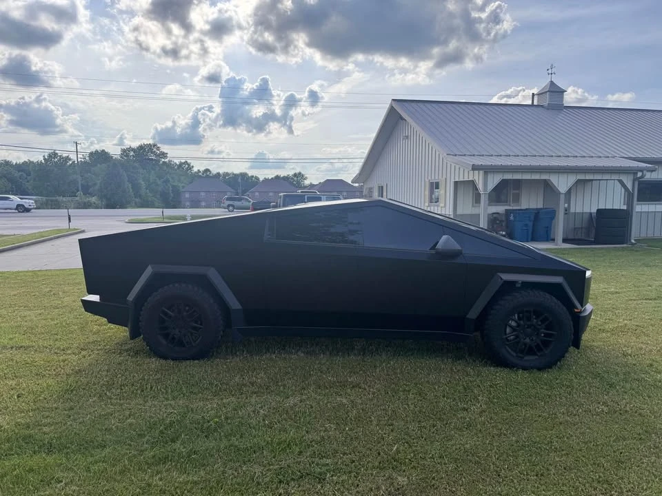 2025 Tesla Cybertruck - Image 7 of 19