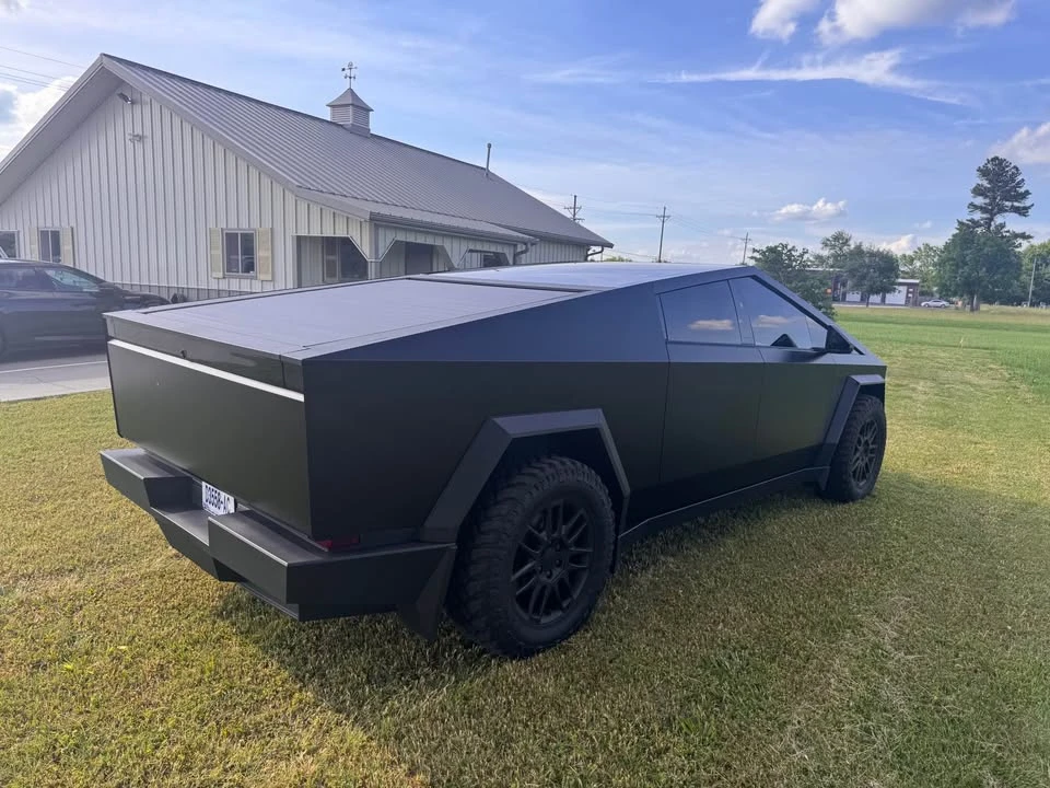 2025 Tesla Cybertruck - Image 6 of 19