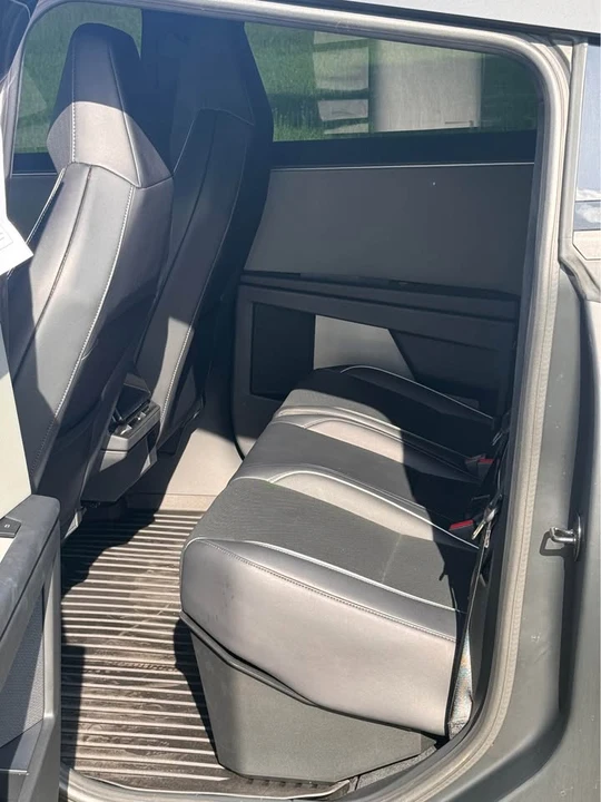 2025 Tesla Cybertruck - Image 12 of 19