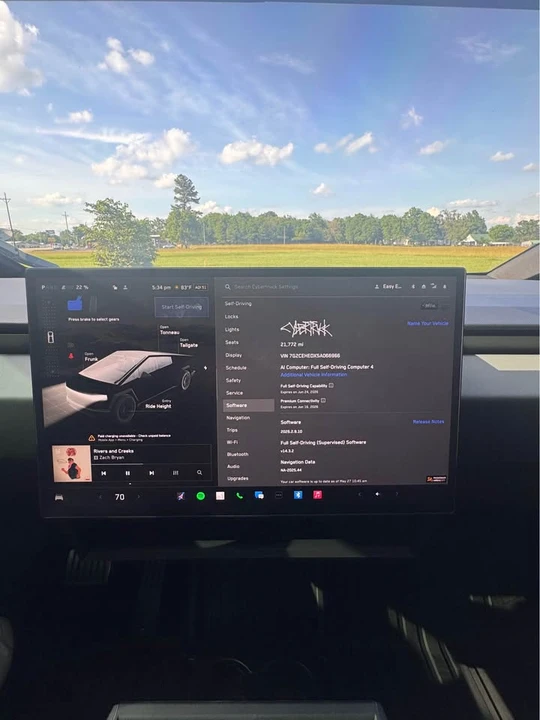 2025 Tesla Cybertruck - Image 17 of 19