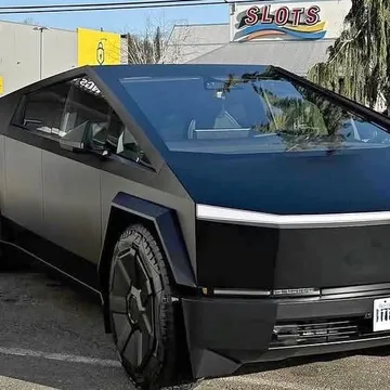 2025 Tesla Cybertruck