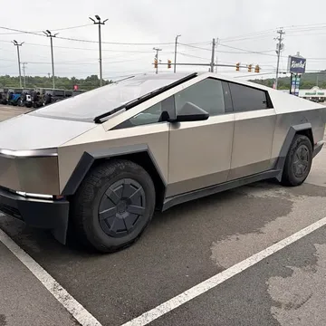 2025 Tesla Cybertruck