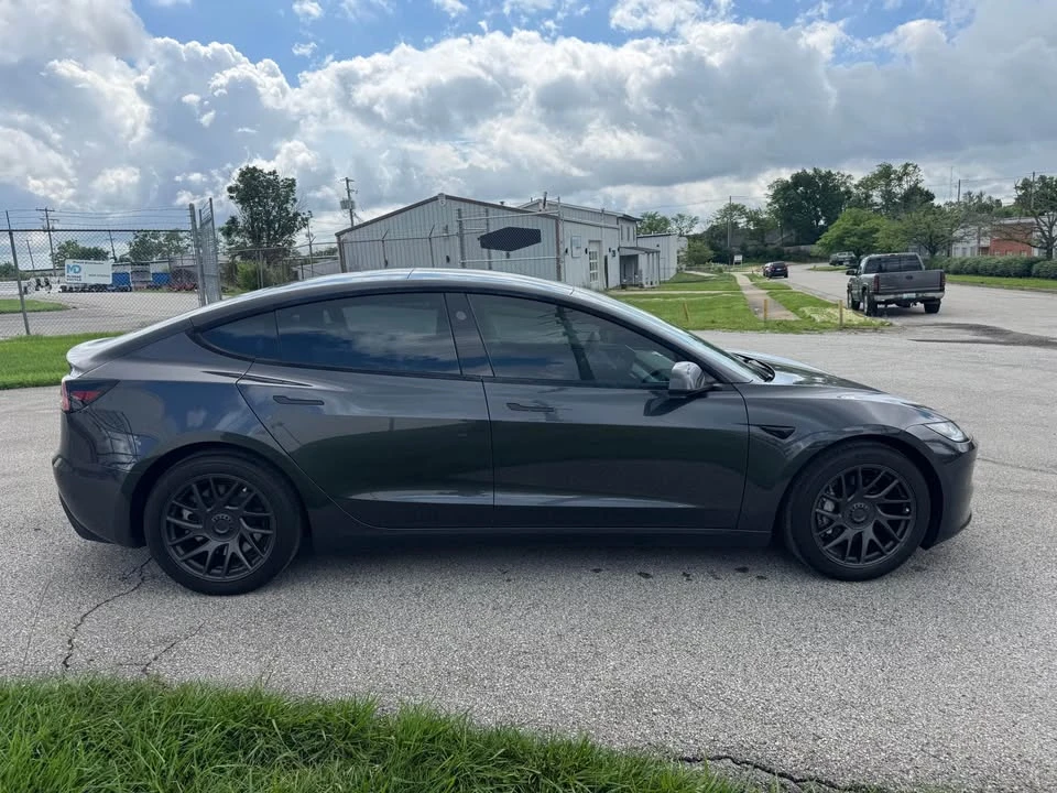 2025 Tesla Model 3 - Image 6 of 12