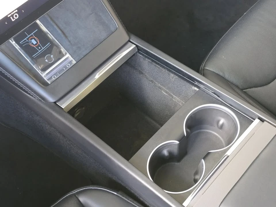 2025 Tesla Model 3 - Image 15 of 20