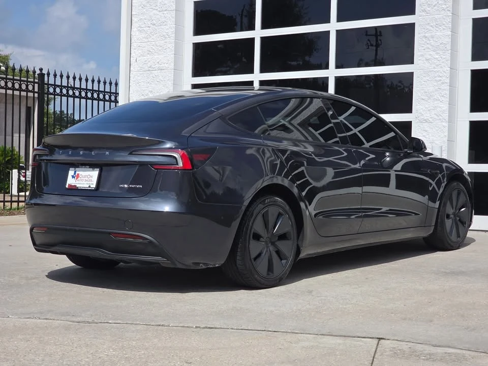 2025 Tesla Model 3 - Image 3 of 20
