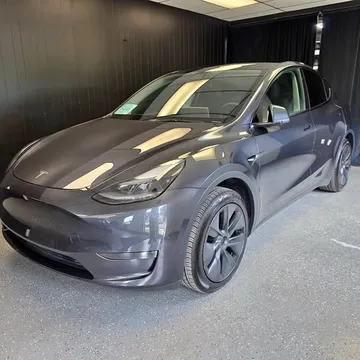 2025 Tesla Model Y Long Range RWD