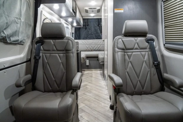 2025 Mercedes-Benz VS30 Sprinter - Image 6 of 8