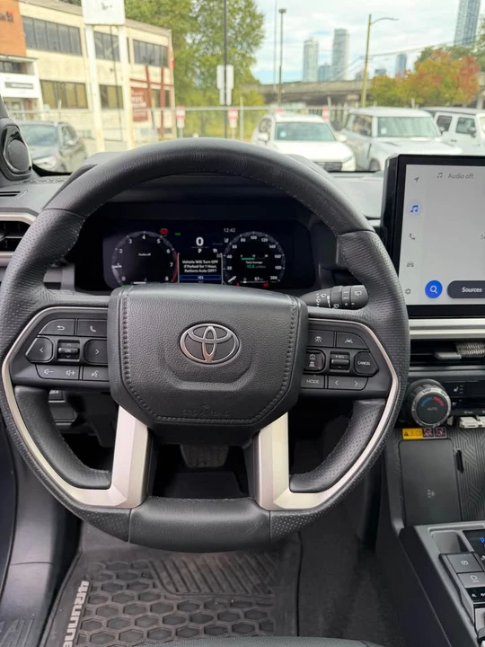 2025 Toyota 4Runner 6th Gen - Image 13 of 16