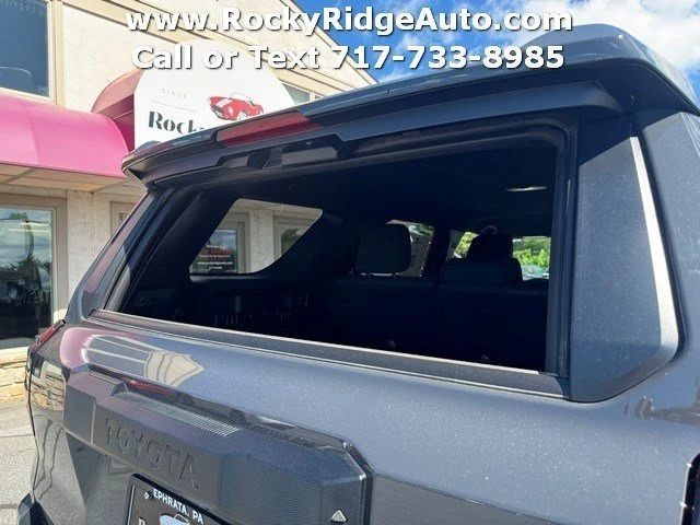 2025 Toyota 4Runner 6th Gen - Image 10 of 20