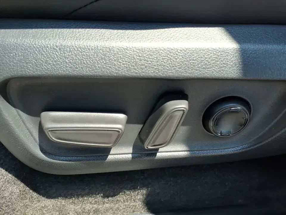 2025 Toyota 4Runner 6th Gen - Image 8 of 14