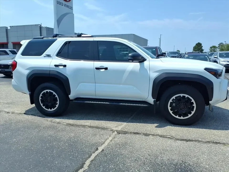 2025 Toyota 4Runner 6th Gen - Image 3 of 14