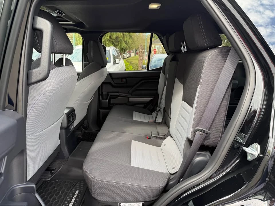 2025 Toyota 4Runner 6th Gen - Image 12 of 14