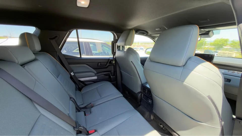 2025 Toyota 4Runner 6th Gen - Image 13 of 14