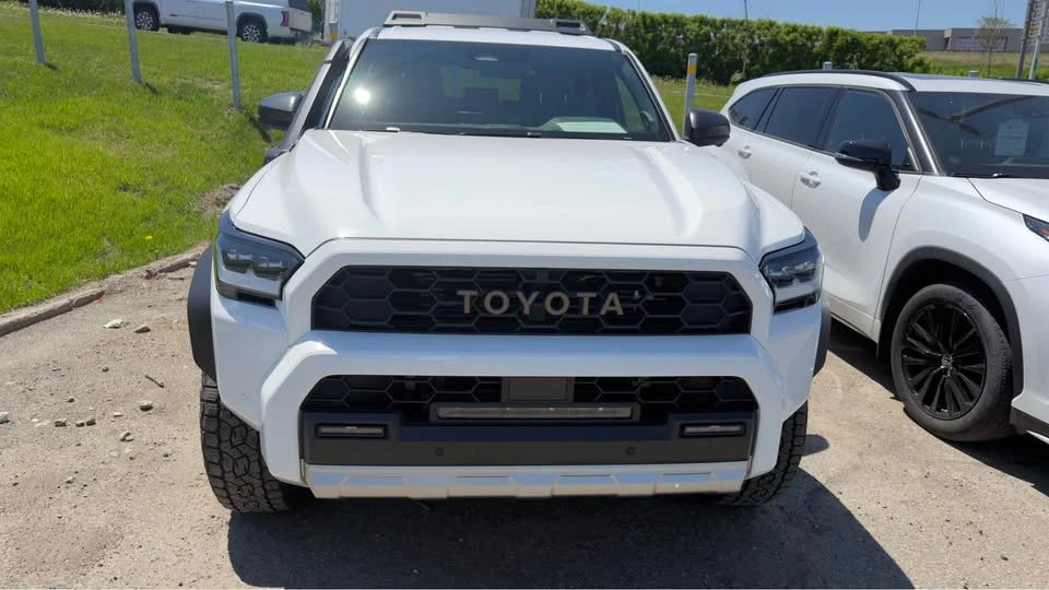 2025 Toyota 4Runner 6th Gen - Image 2 of 14