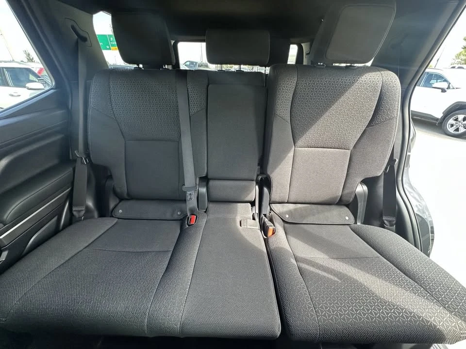 2025 Toyota 4Runner 6th Gen - Image 16 of 17