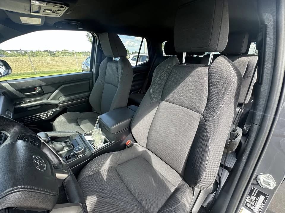 2025 Toyota 4Runner 6th Gen - Image 15 of 17